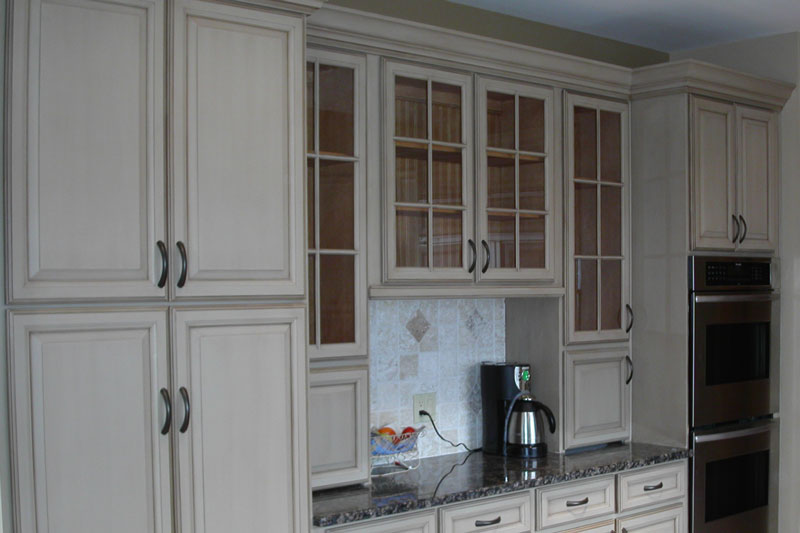 Custom Refacing Rescues a DIY Kitchen Cabinet Makeover