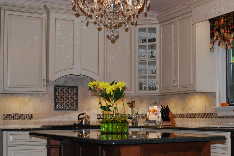 Refacing Gives a Bucks County Kitchen a Stylish Update